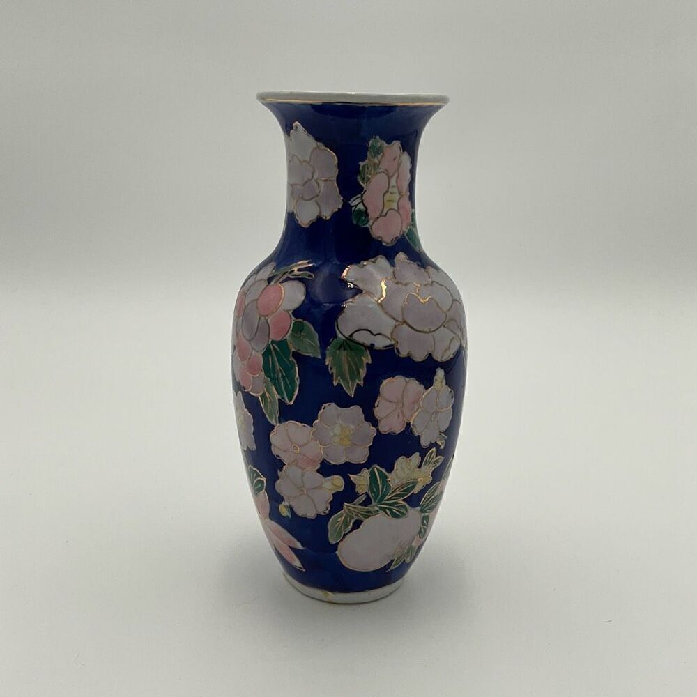 VINTAGE Porcelain Hand Painted Chinese Vase